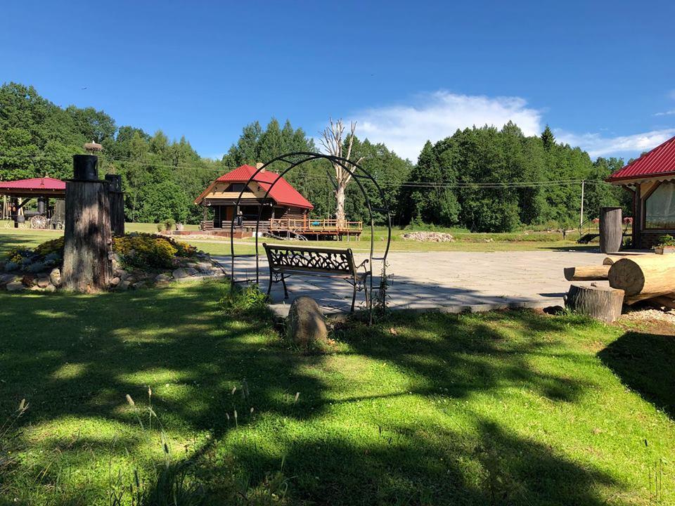 Jaunsili Hotel Prauliena Buitenkant foto